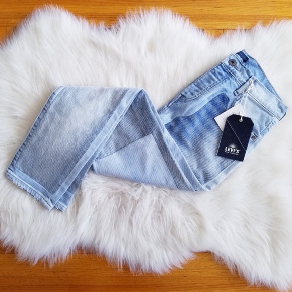 Levi's Slouchy Tapered High Rise Patch Work Jeans - Picture 6 of 8